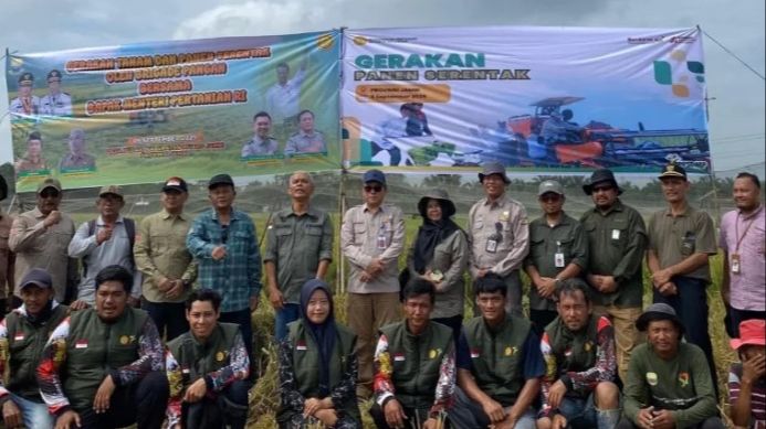 Panen Serentak, BP Pudak Lentera Milenial Buktikan Peran Petani Muda