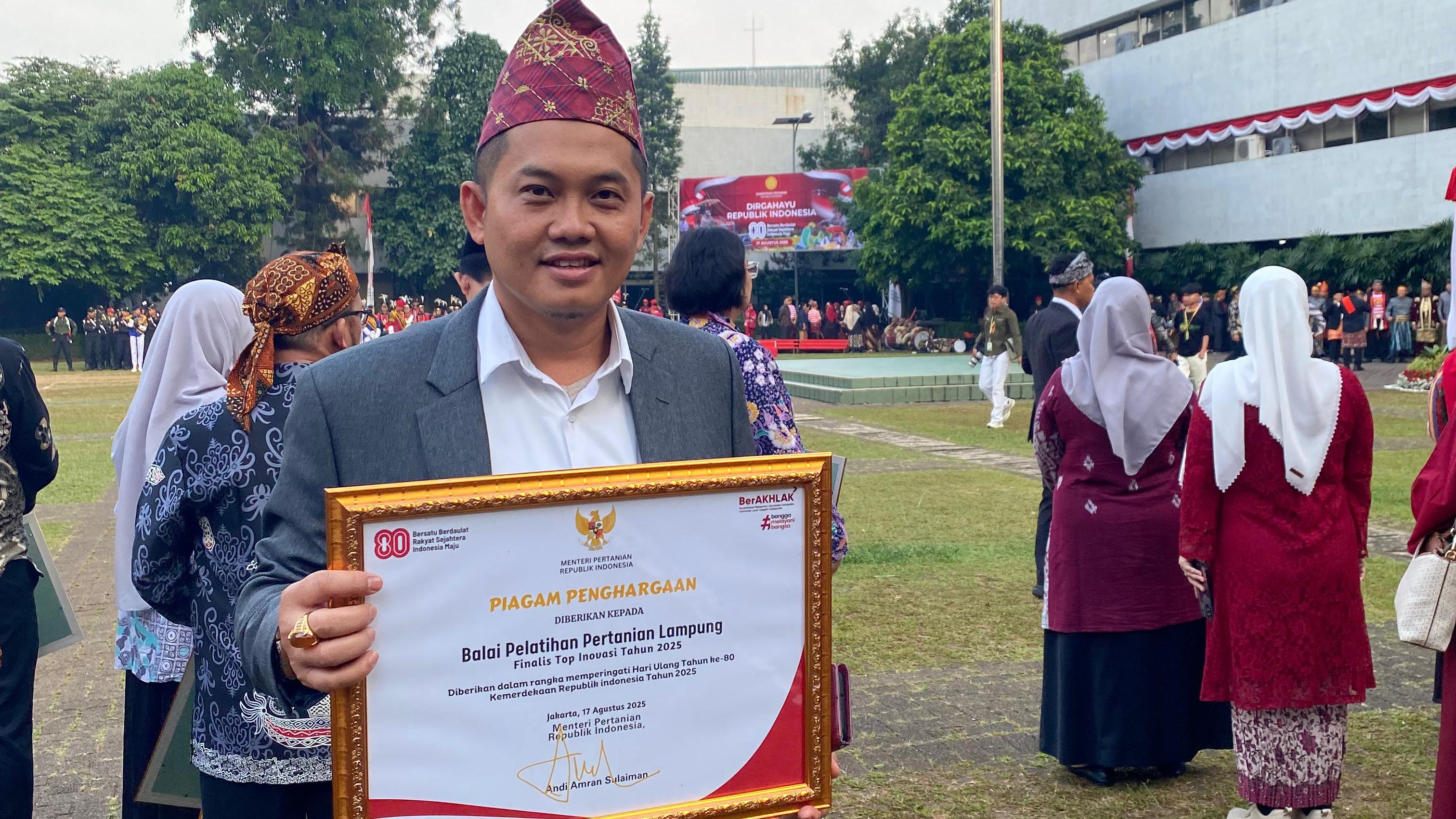 Bapeltan Lampung Terima Penghargaan Top Inovasi 2025