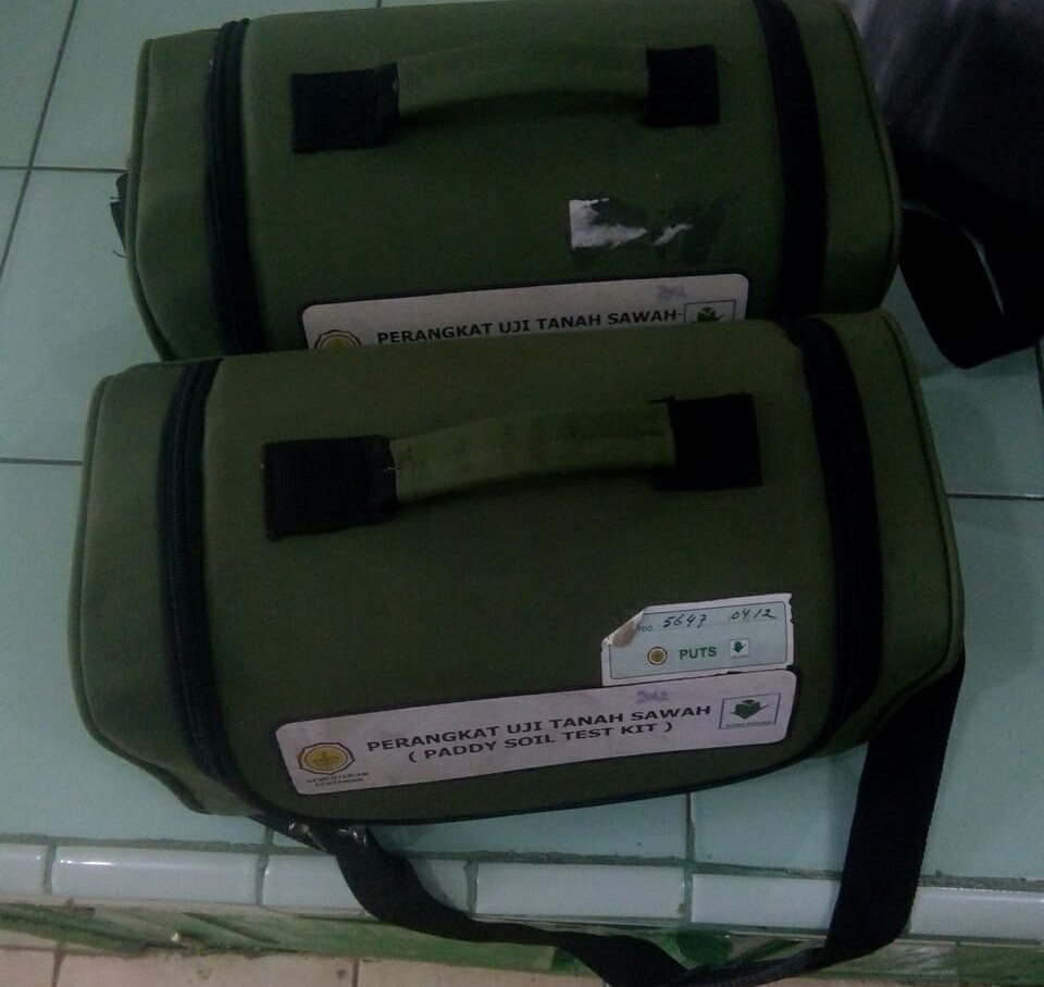 Alat Perangkat Uji Tanah Sawah
