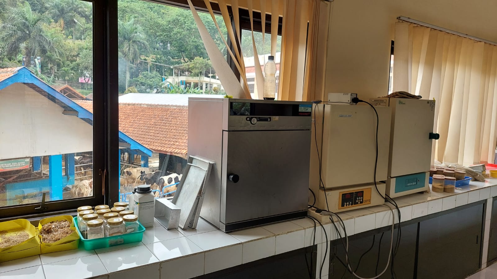 Peralatan Laboratorium Pakan
