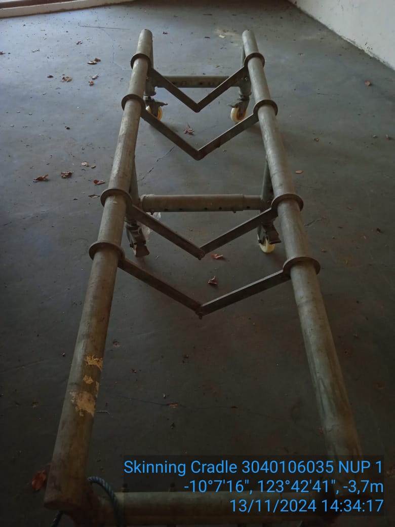 Skinning Cradle