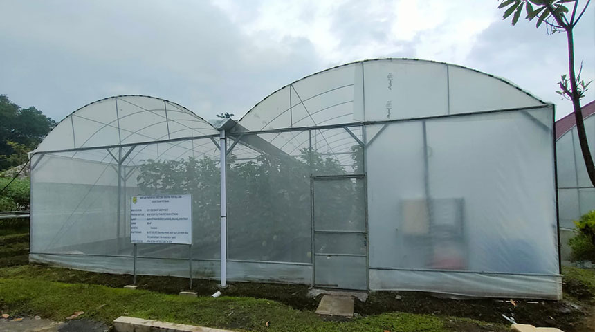 Low Cost Smart Greenhouse