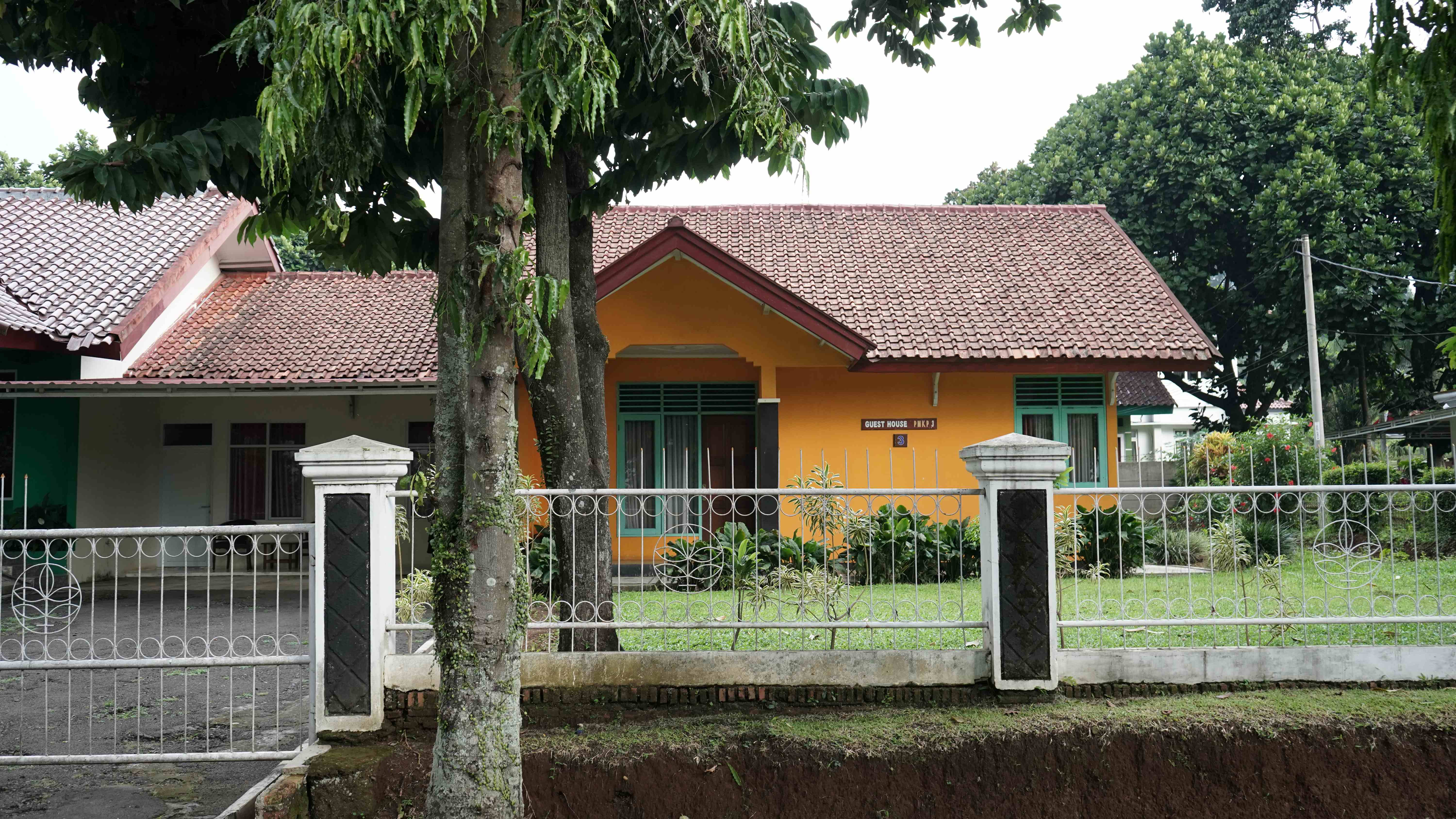 Komplek BINA KARAKTER | Guest House