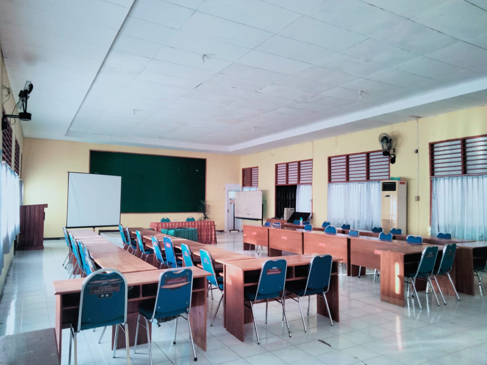 Aula Sedang