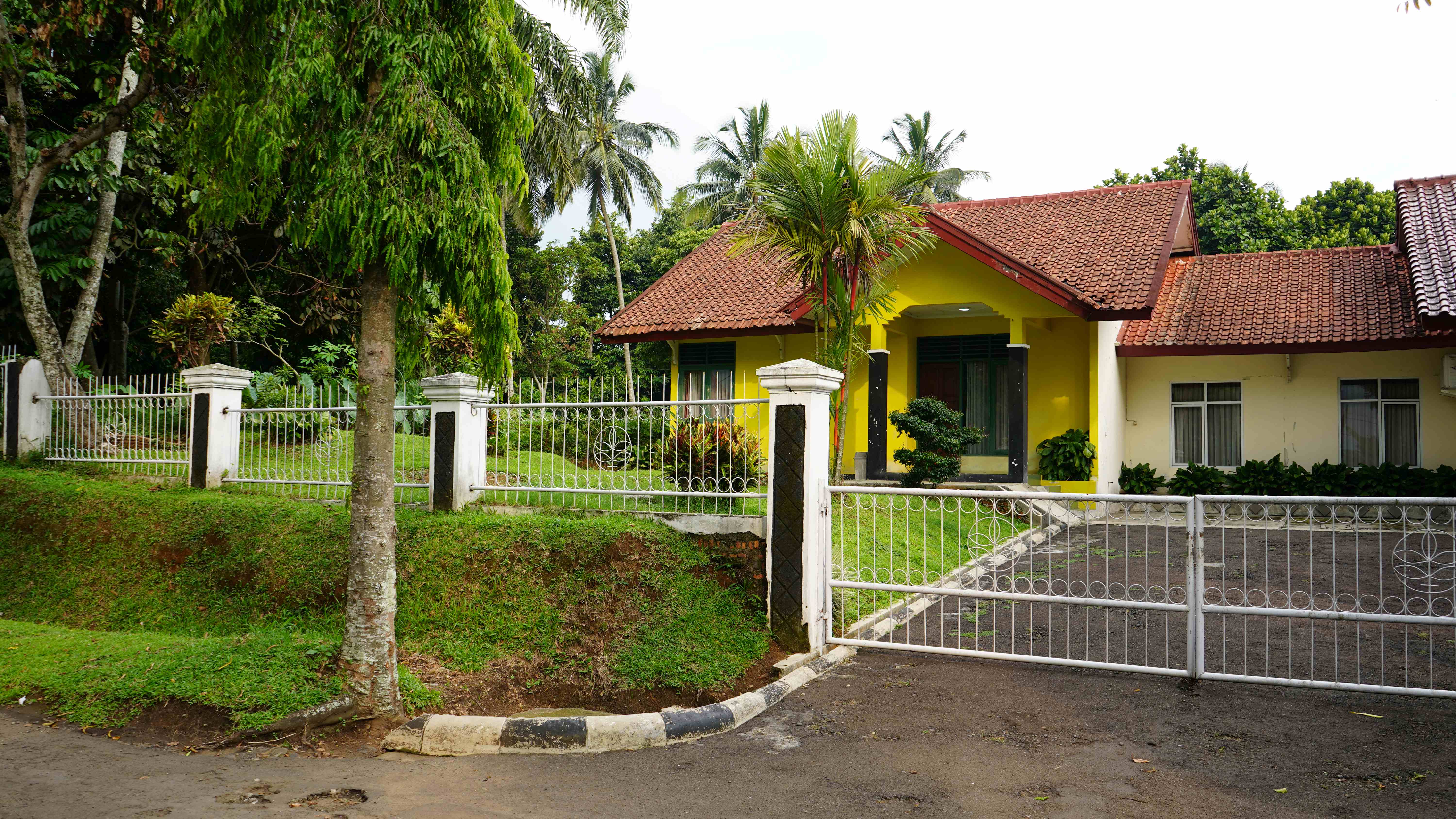 Komplek BINA KARAKTER | Guest House