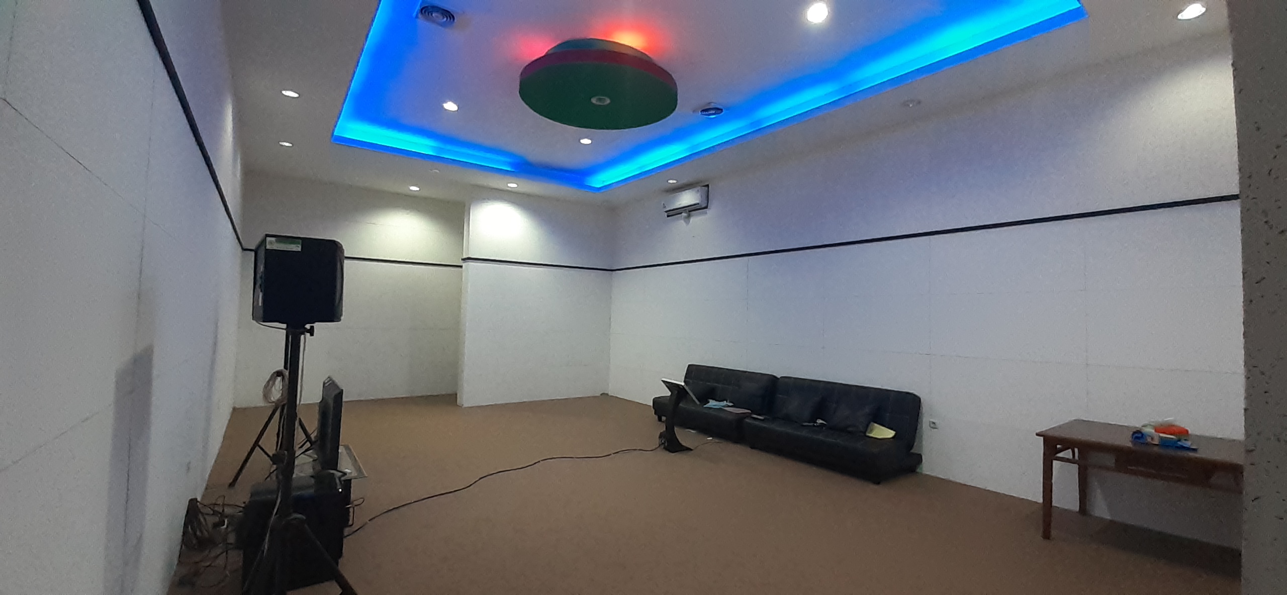 Komplek BUMI | Ruang Karaoke